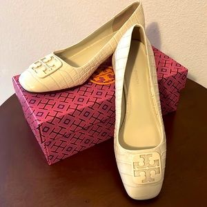 COPY - TORY BURCH GEORGIA PUMP SHOES. Cream color. NWT with box.